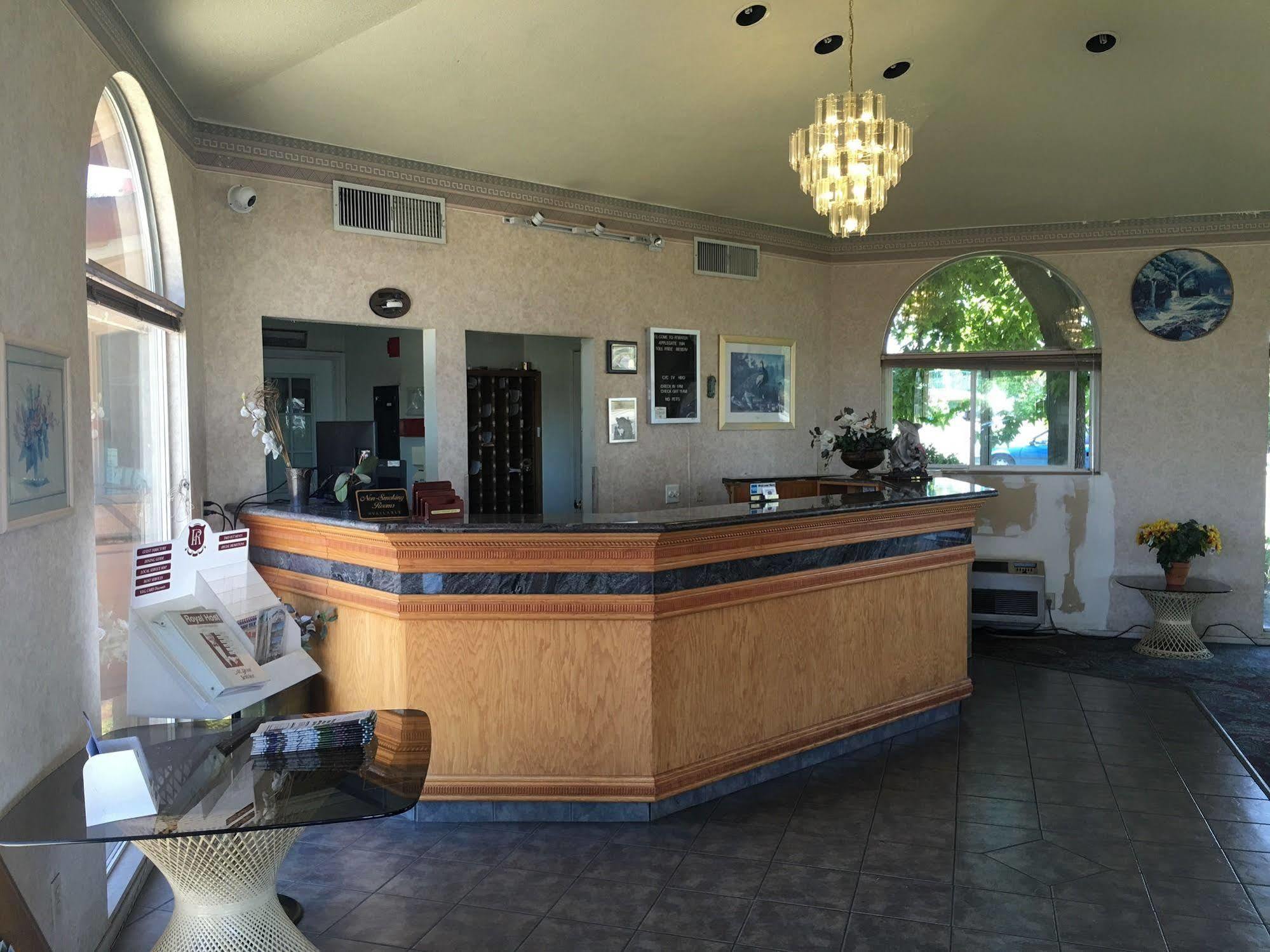 Applegate Inn Atwater Bagian luar foto
